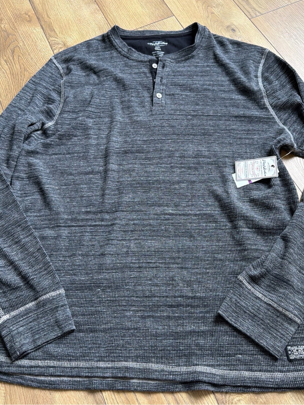 Men's Dark Gray Waffle-Knit Henley Long Sleeve Shirt